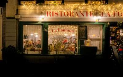 Decoración navideña para restaurantes: cómo convertir tu local en imán de clientes (y contenido viral)